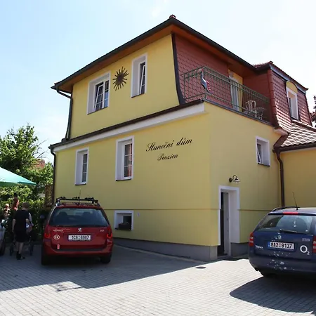 בית הארחה Slunecni Dum 3*