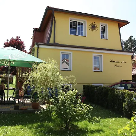 Pensión Slunecni Dum 3*